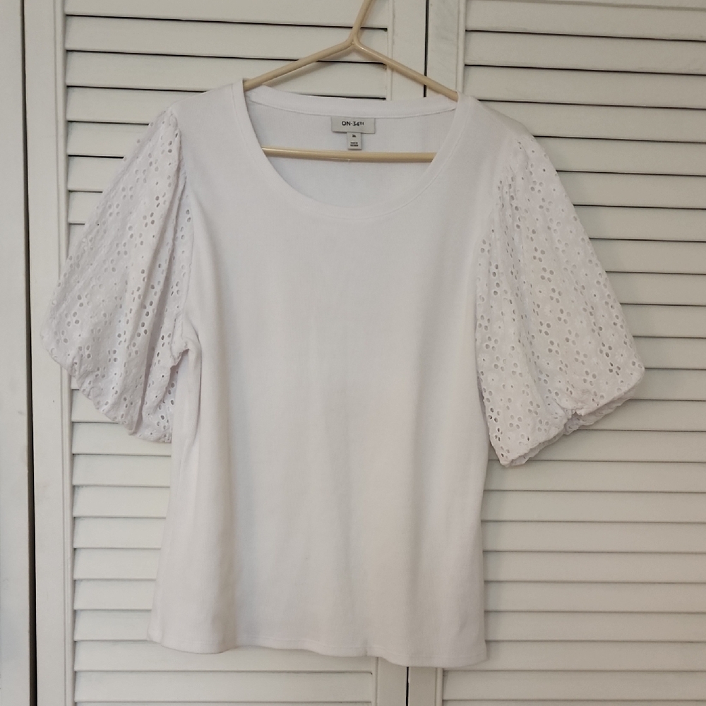 White Eyelet Sleeve Top. Size Xl